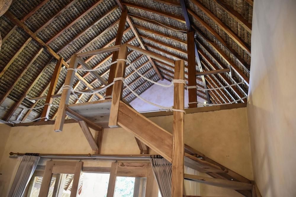 Owa Areguling Lodge