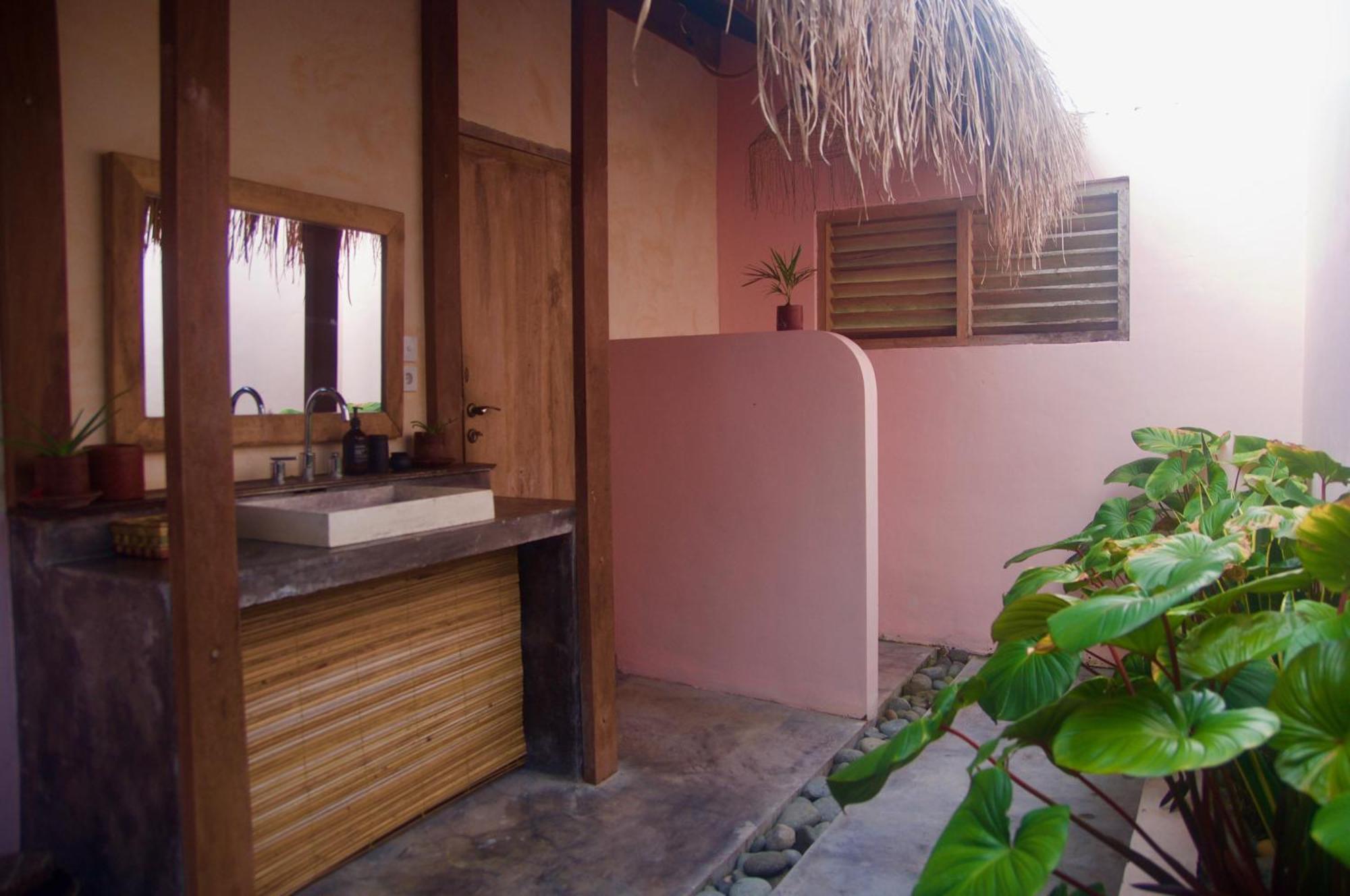 Owa Areguling Lodge *
