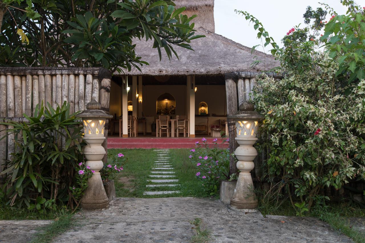 Owa Areguling Kuta (Lombok)
